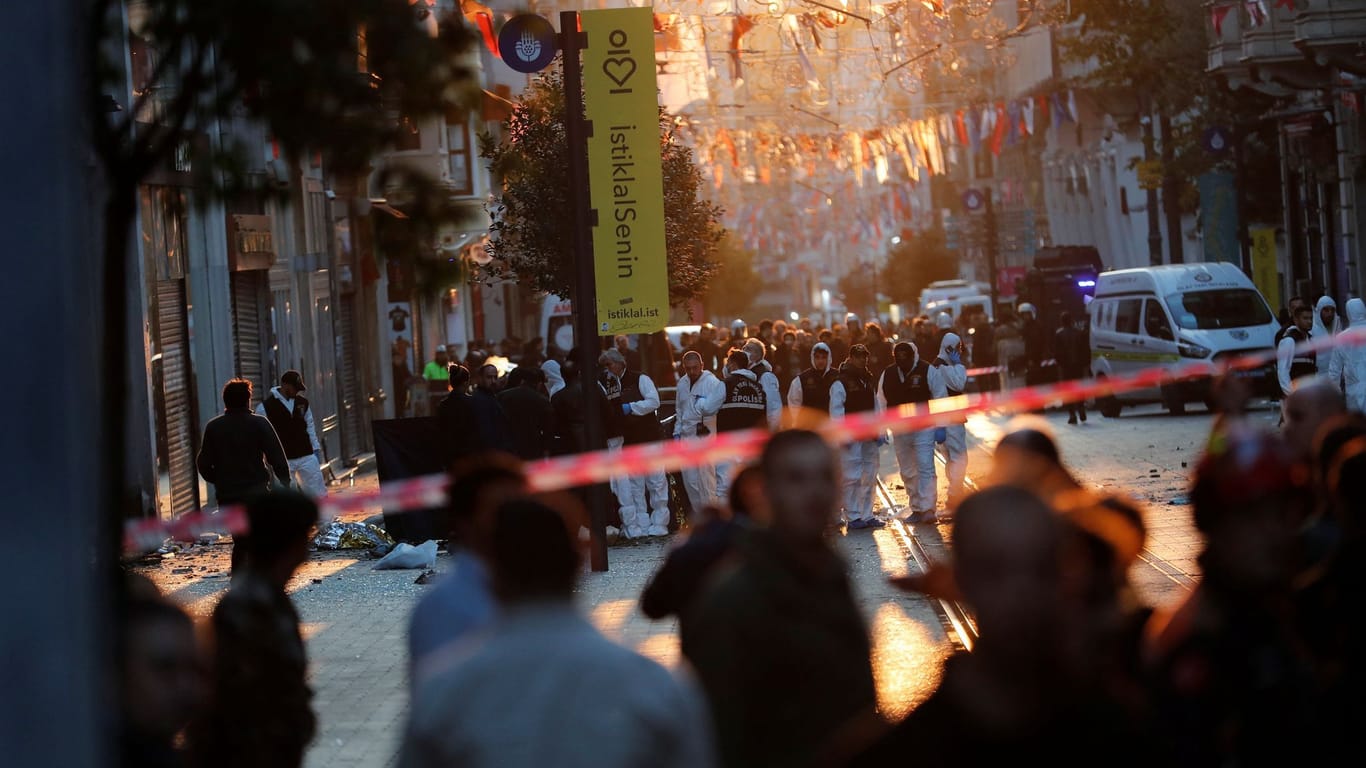 In einer belebten Einkaufsstraße in der türkischen Metropole Istanbul kam es am Sonntag zu einer Explosion.
