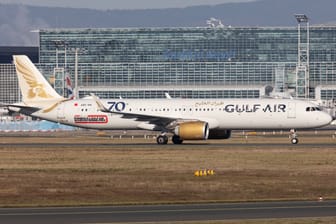 Airbus A321 von "Gulf Air" (Archiv): Wegen einem medizinischen Notfall musste eine Maschine am Dienstag notlanden.