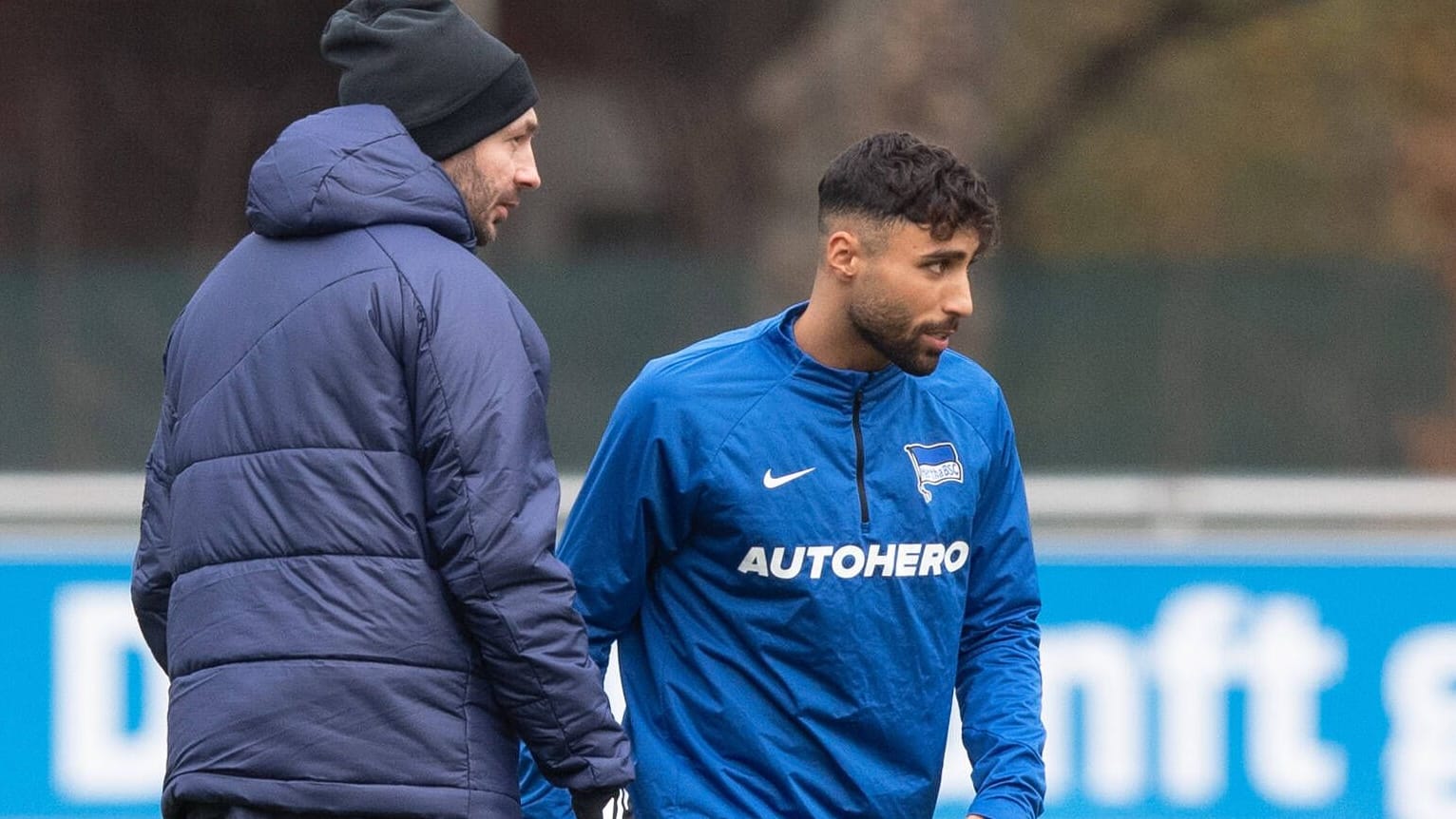 Sandro Schwarz und Nader El-Jindaoui: Der Hertha-Trainer mit dem U23-Spieler.