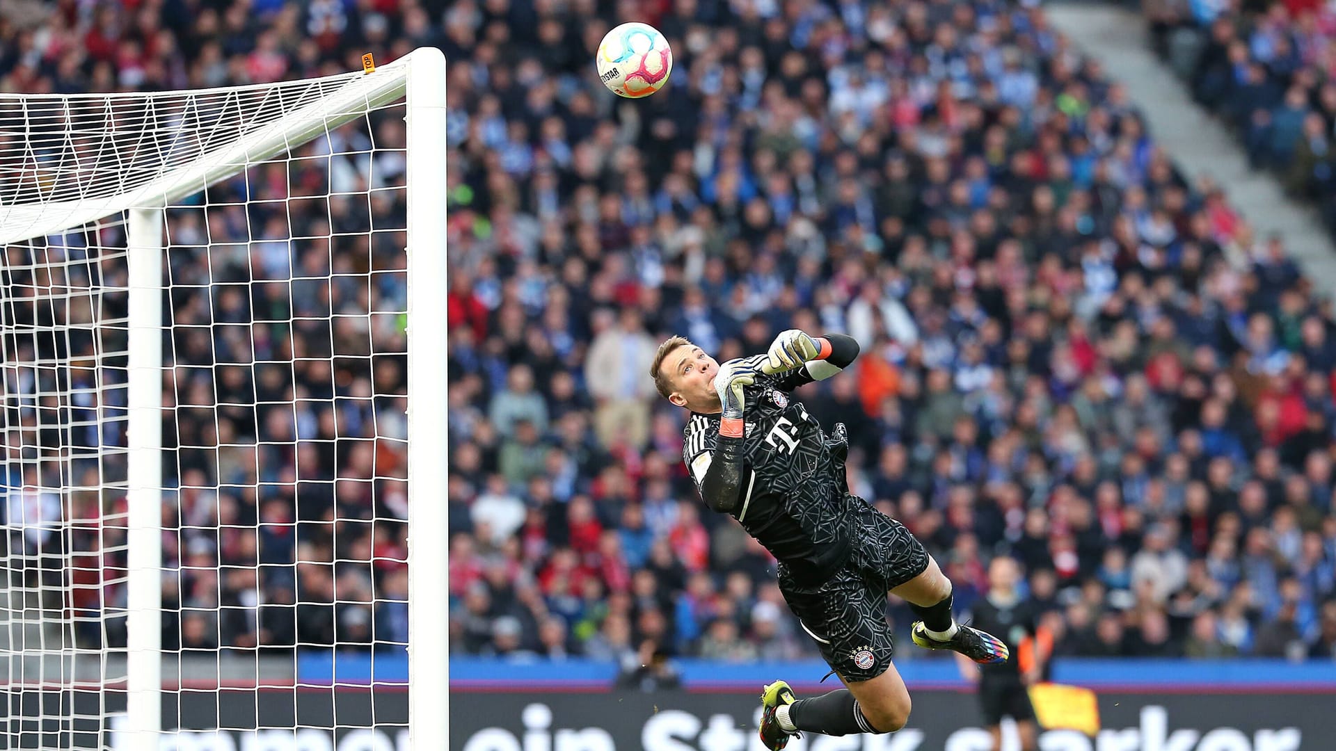 Manuel Neuer: Der Torwart hatte bei seinem Comeback genug zu tun.