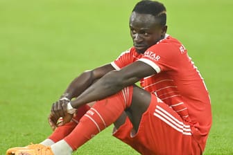 Sadio Mané: Der Senegalese verletzte sich im Spiel gegen Werder Bremen.