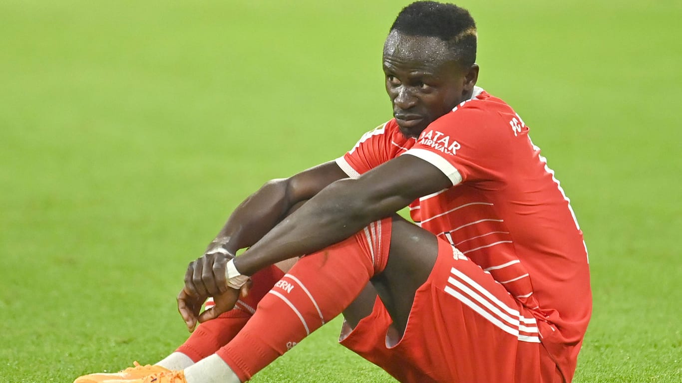 Sadio Mané: Der Senegalese verletzte sich im Spiel gegen Werder Bremen.