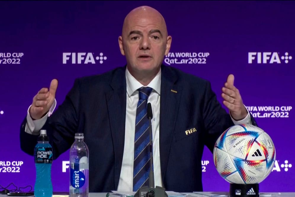 Fifa-Boss provoziert auf Pressekonferenz
