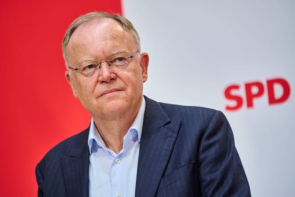 Stephan Weil nach der Landtagswahl in Niedersachsen (Archivbild): Seine SPD hat nun den Weg für eine rot-grüne Koalition frei gemacht.