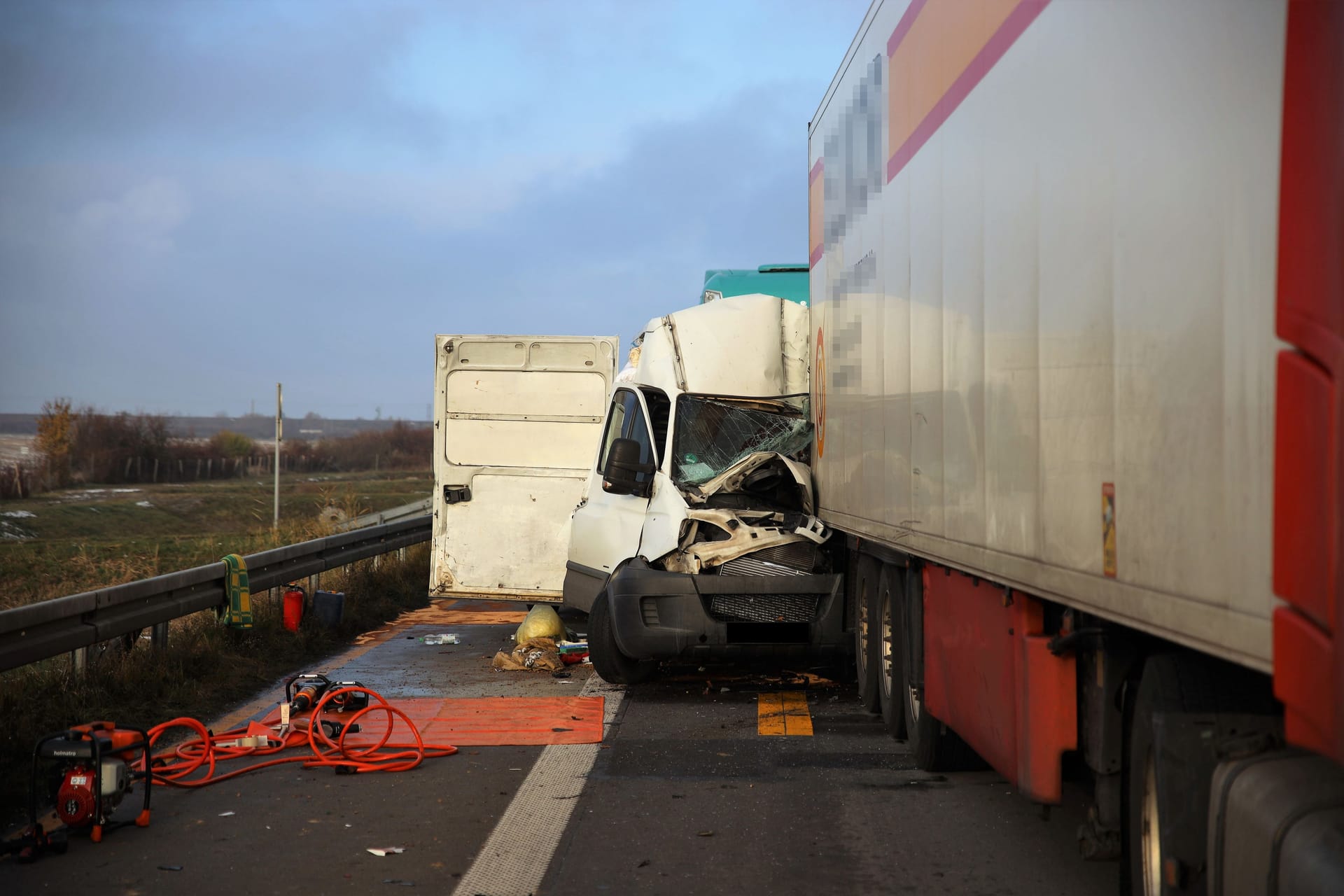 Tödlicher Unfall auf der A9: Auch die A14 ist wegen des Crashs beeinträchtigt.