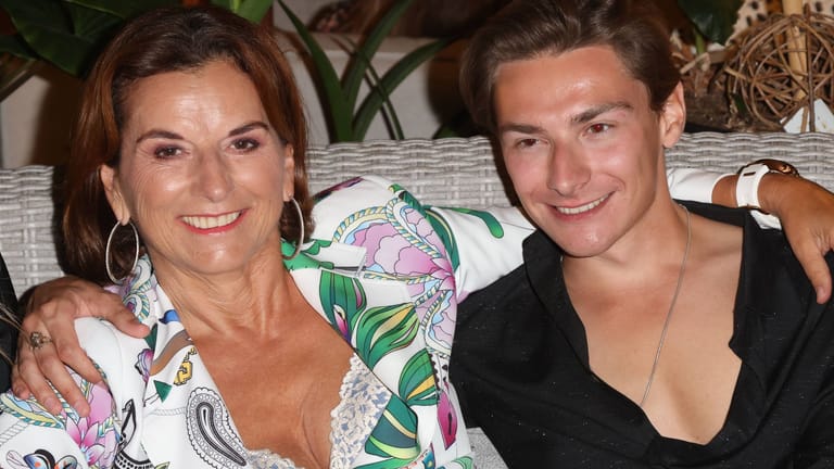 Claudia Obert und ihr junger Lover Max Suhr bei einem Event(Archivfoto): Wer viel Geld hat, muss bei der Partnerwahl vorsichtig sein – sagt sie.