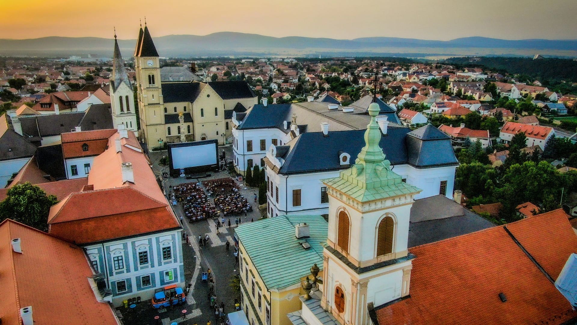 Der Charme der Provinz: Veszprem ist 2023 mit der Balaton-Gegend Kulturhauptstadtregion Europas.