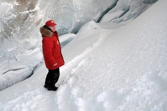 Putin auf dünnem Eis in einer Gletscherhöhle (Archivbild).