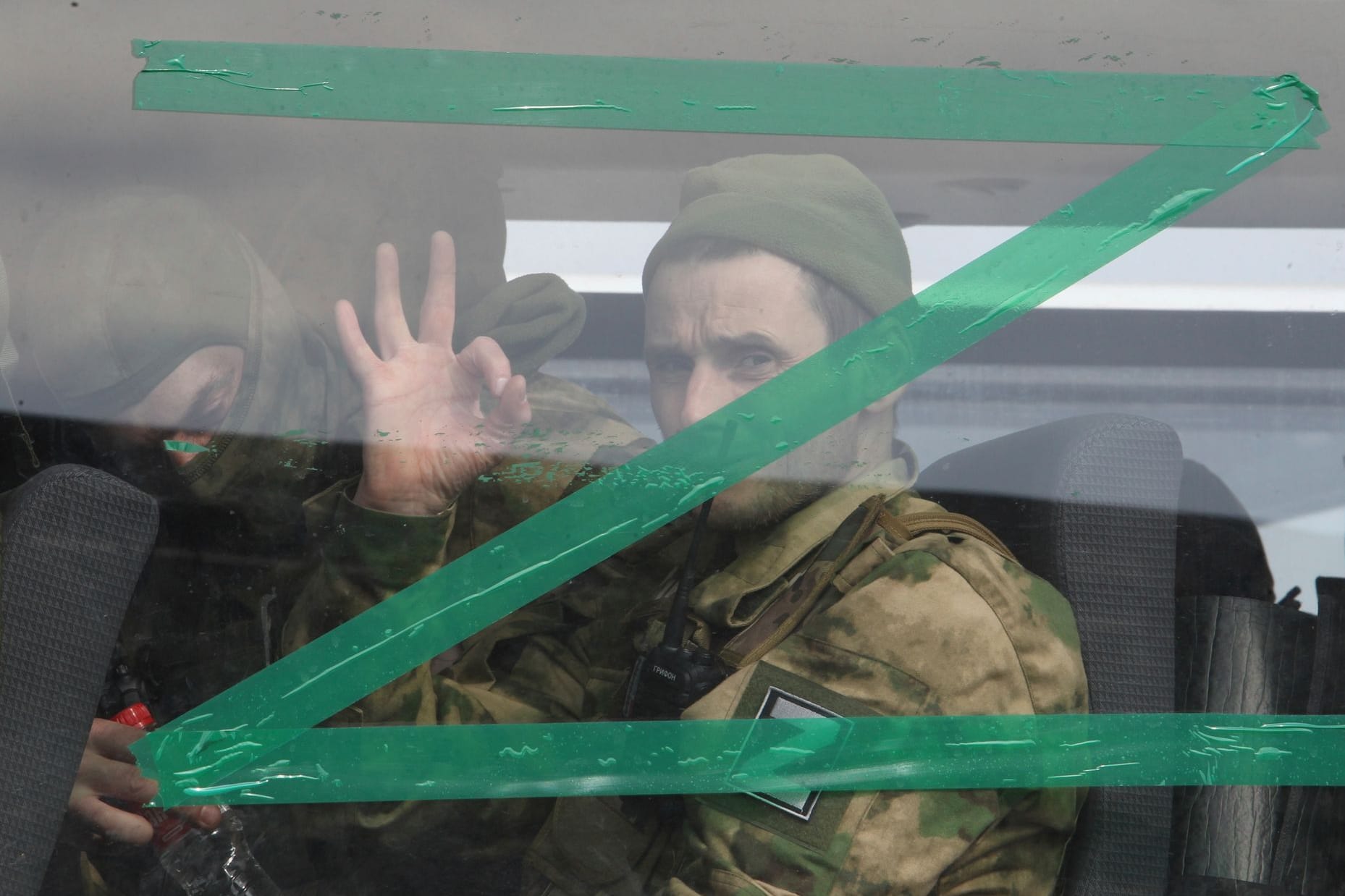 Ein russischer Soldat in einem Bus mit dem Buchstaben "Z" (Archiv): Afrikanische Studenten wurden offenbar zum Kriegsdienst gedrängt.