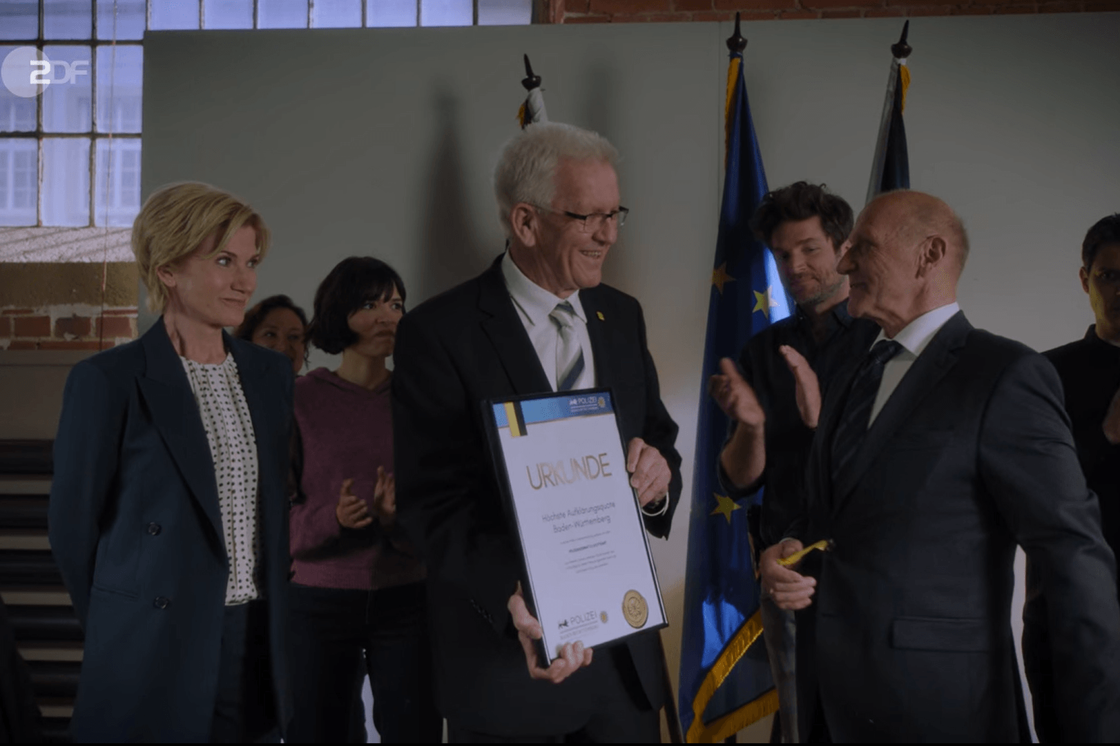 Winfried Kretschmann in der neuen Folge von "Soko Stuttgart": In der ZDF-Krimiserie spielt er den Ministerpräsidenten von Baden-Württemberg – also sich selbst.