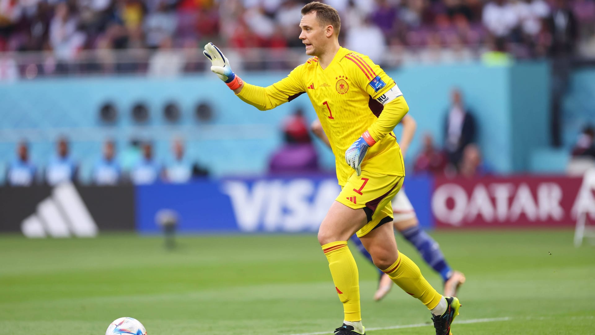 Manuel Neuer: Musste im ersten Durchgang nicht einen einzigen Torschuss abwehren. In der zweiten Halbzeit dann ebenfalls lange kaum geprüft – bis zu seiner klasse Rettungstat gegen Ito. Beim ersten Gegentreffer noch machtlos (76.), macht er beim 1:2 das kurze Eck nicht weit genug zu. Note 3