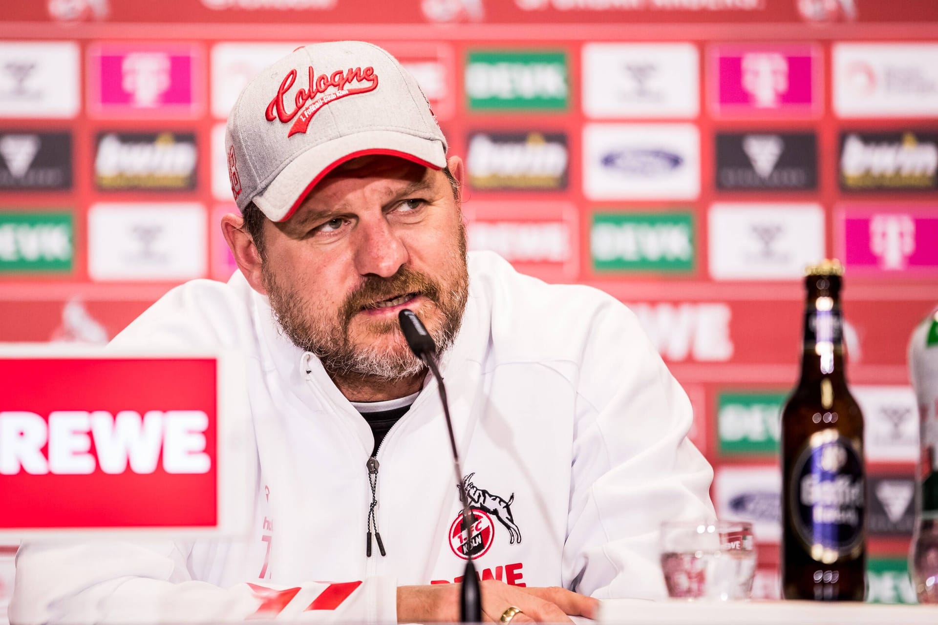 Steffen Baumgart: Der Kölner Trainer macht sich Gedanken um den Fußball.