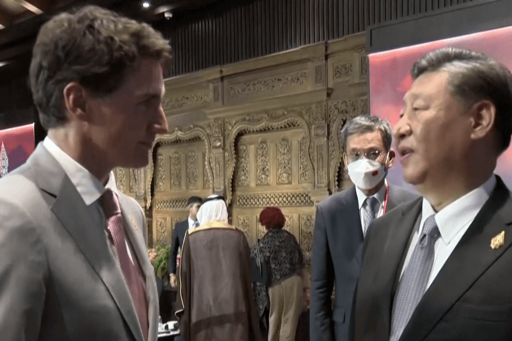 Auf dem G20-Gipfel hat sich der chinesische Staatschef ungewohnt emotional gezeigt. Vor laufender Kamera stellte Xi Jinping Justin Trudeau zur Rede.