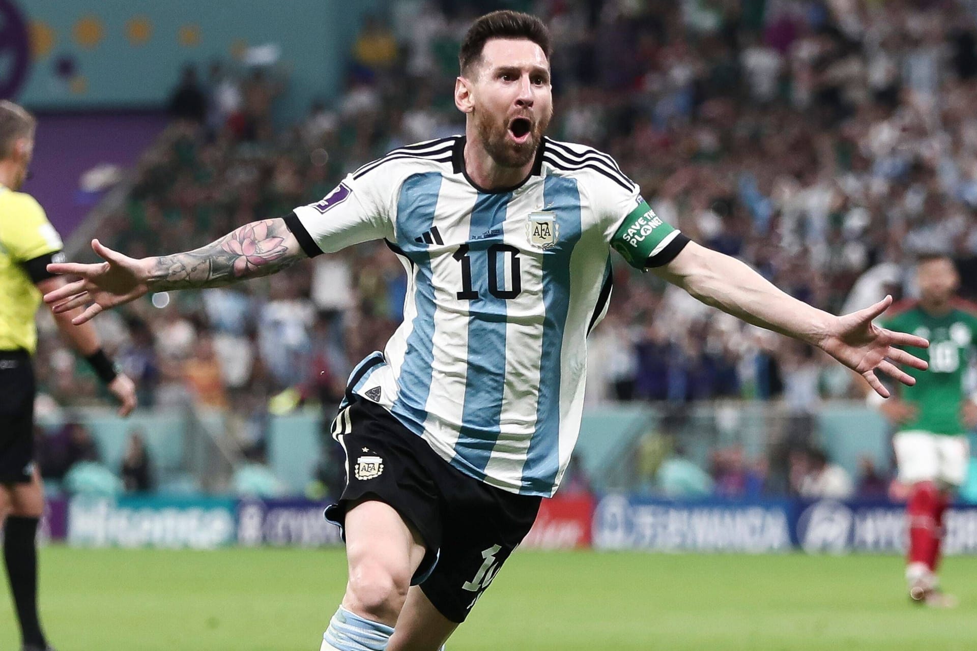 Lionel Messi (l.): Der Superstar kämpft mit Argentinien um seinen letzten großen Traum bei der WM.