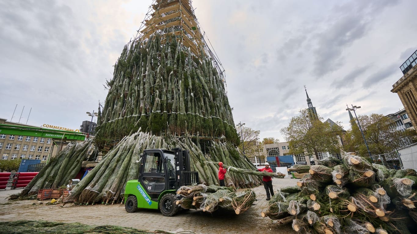 Aufbau Dortmunder Weihnachtsbaum