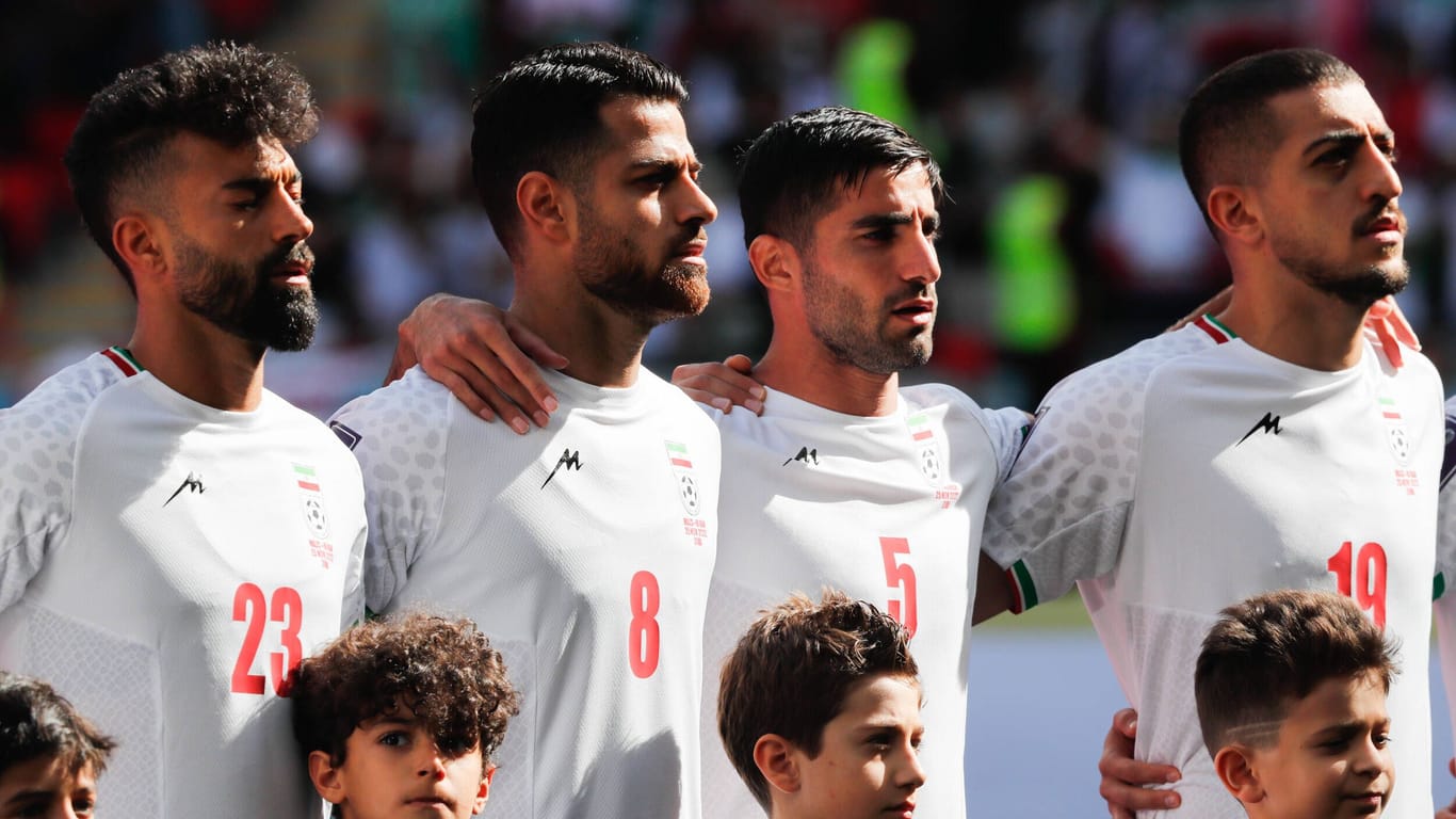 Auch gegen die USA wird bei der Hymne der Blick auf die iranischen Spieler gerichtet sein.