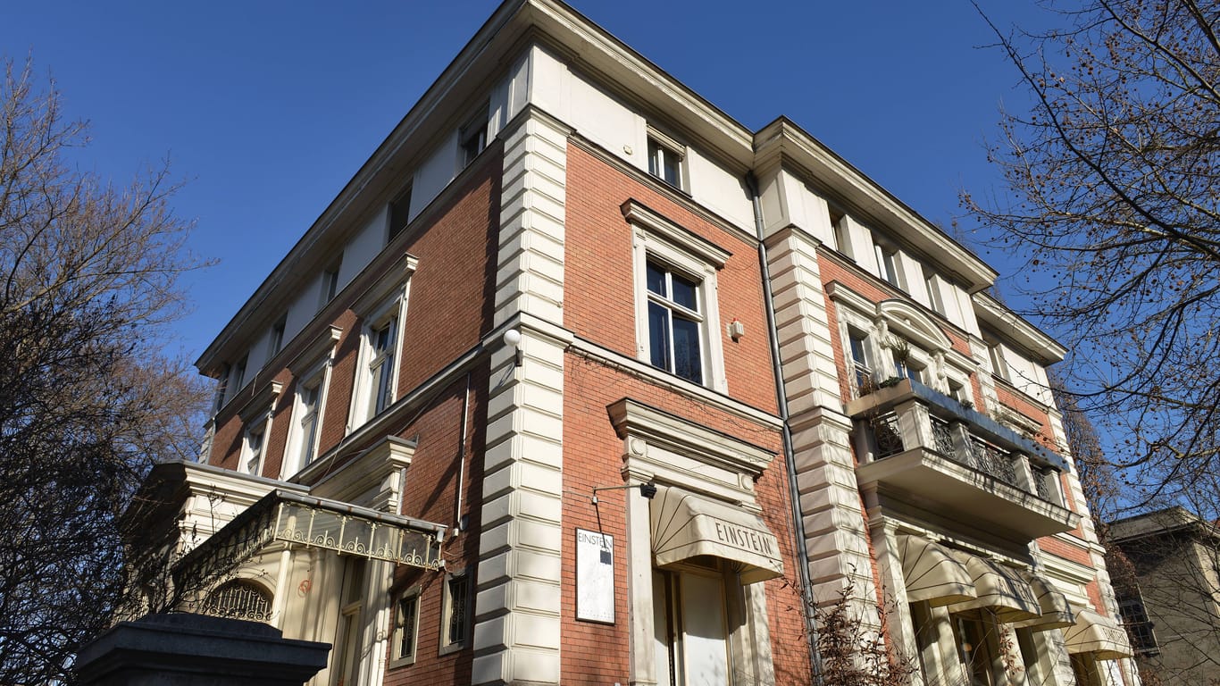 Café Einstein: Die Betreiber haben die Villa vom Verband Berlin-Brandenburgischer Wohnungsunternehmen BBU gemietet.