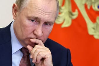 Wladimir Putin: Eine russische Nationalspielerin fordert seine Bestrafung.