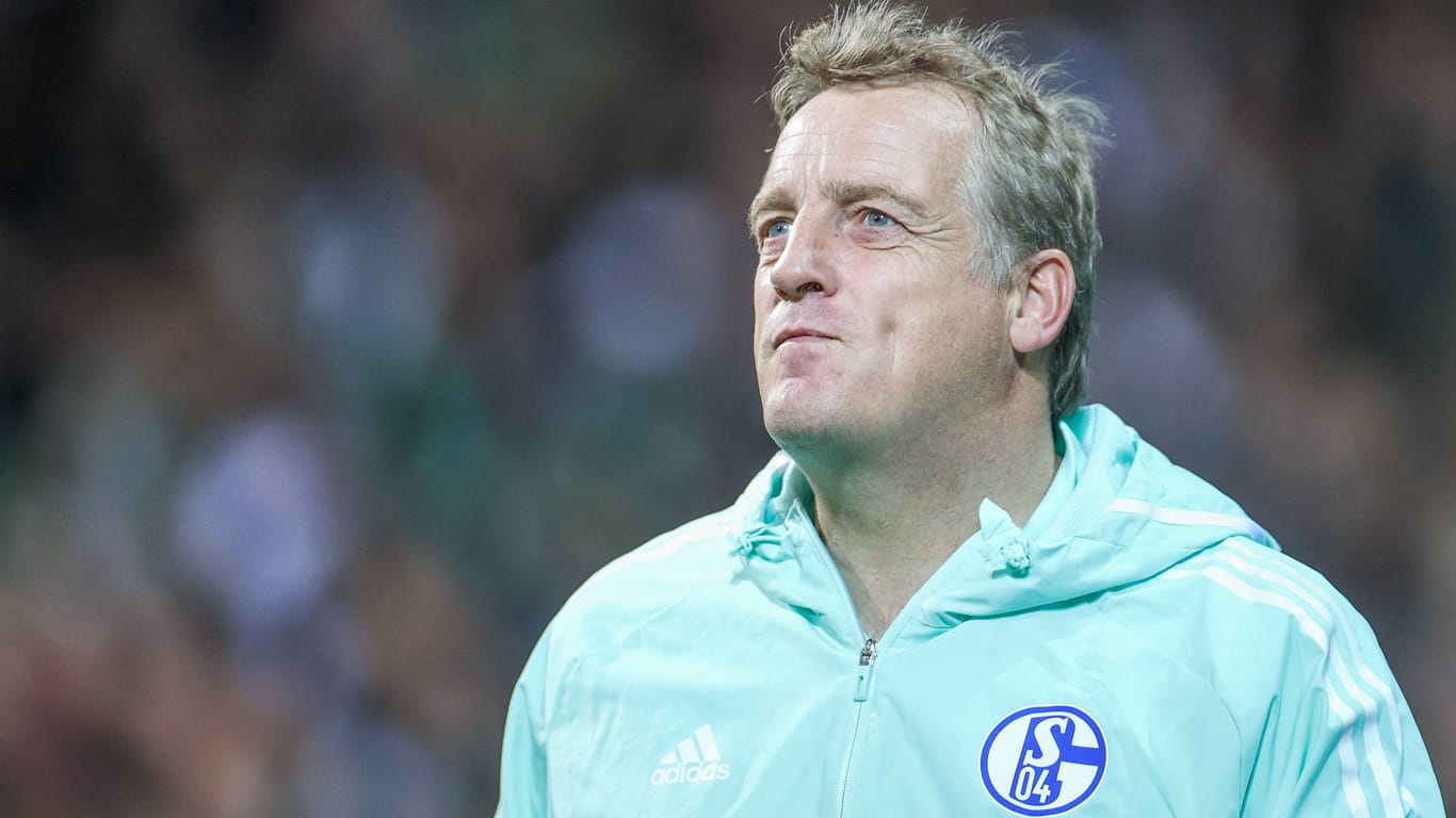 Mike Büskens: Der Aufstiegstrainer wird künftig nicht mehr an der Schalker Seitenlinie stehen.