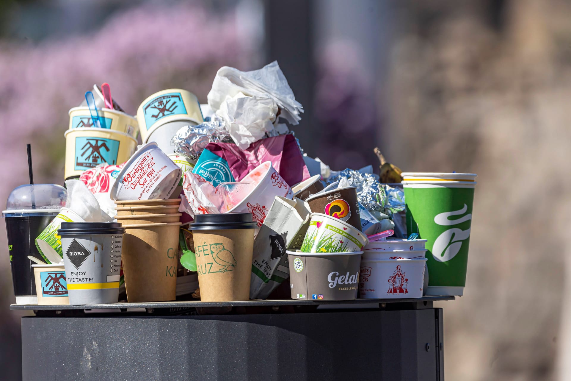 Müllberge von Einwegverpackungen: Bis 2030 sollen laut einem EU-Vorschlag alle Verpackungen komplett recycelbar sein.