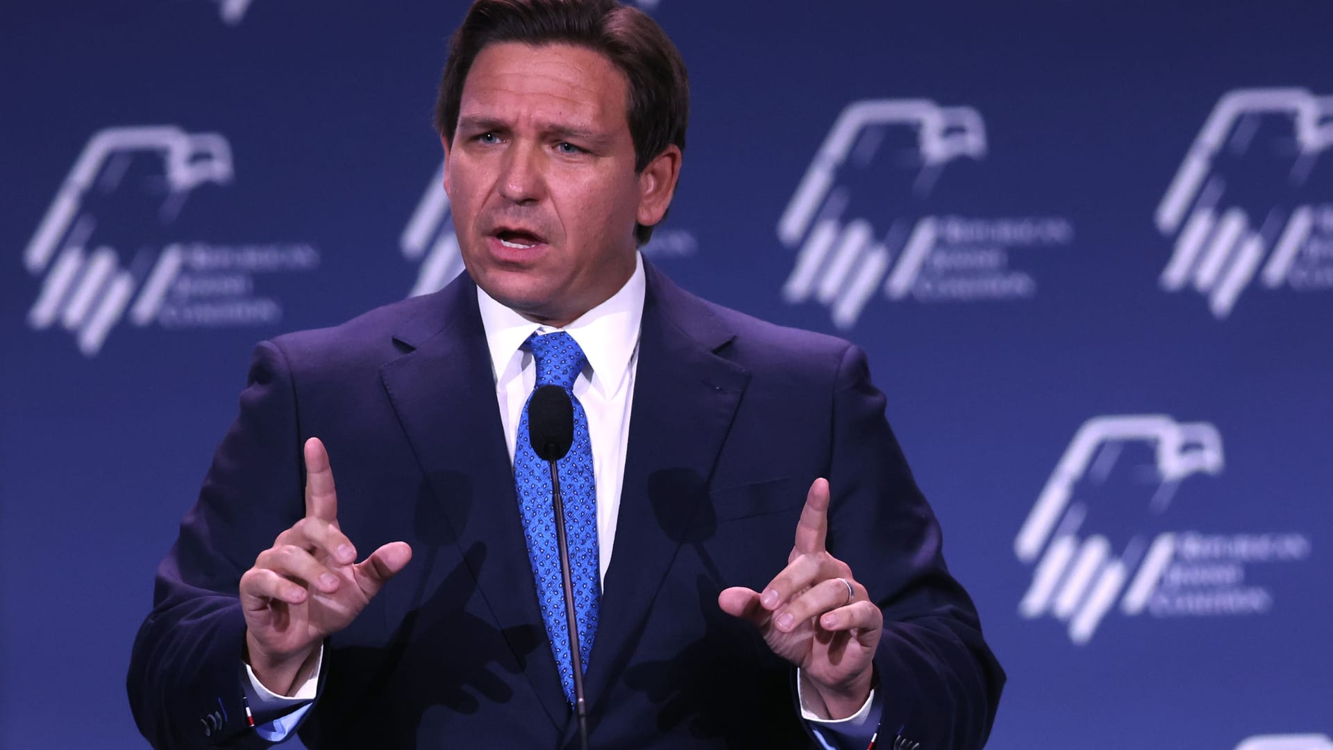 Ron DeSantis spricht vor jüdischen Konservativen bei einem Kongress in Las Vegas.