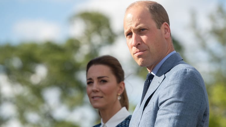 Prinz William: Der Royal ist nicht nur privat großer Fußballfan, er ist seit 2006 auch Präsident des englischen Fußballverbandes FA.