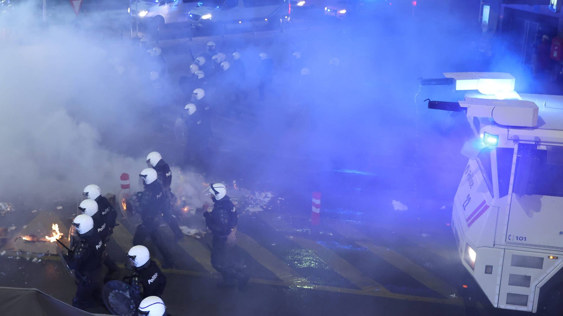 Polizeieinsatz in Brüssel: Nach dem Aus für Marokko bei der WM kam es in Belgiens Hauptstadt zu Ausschreitungen.