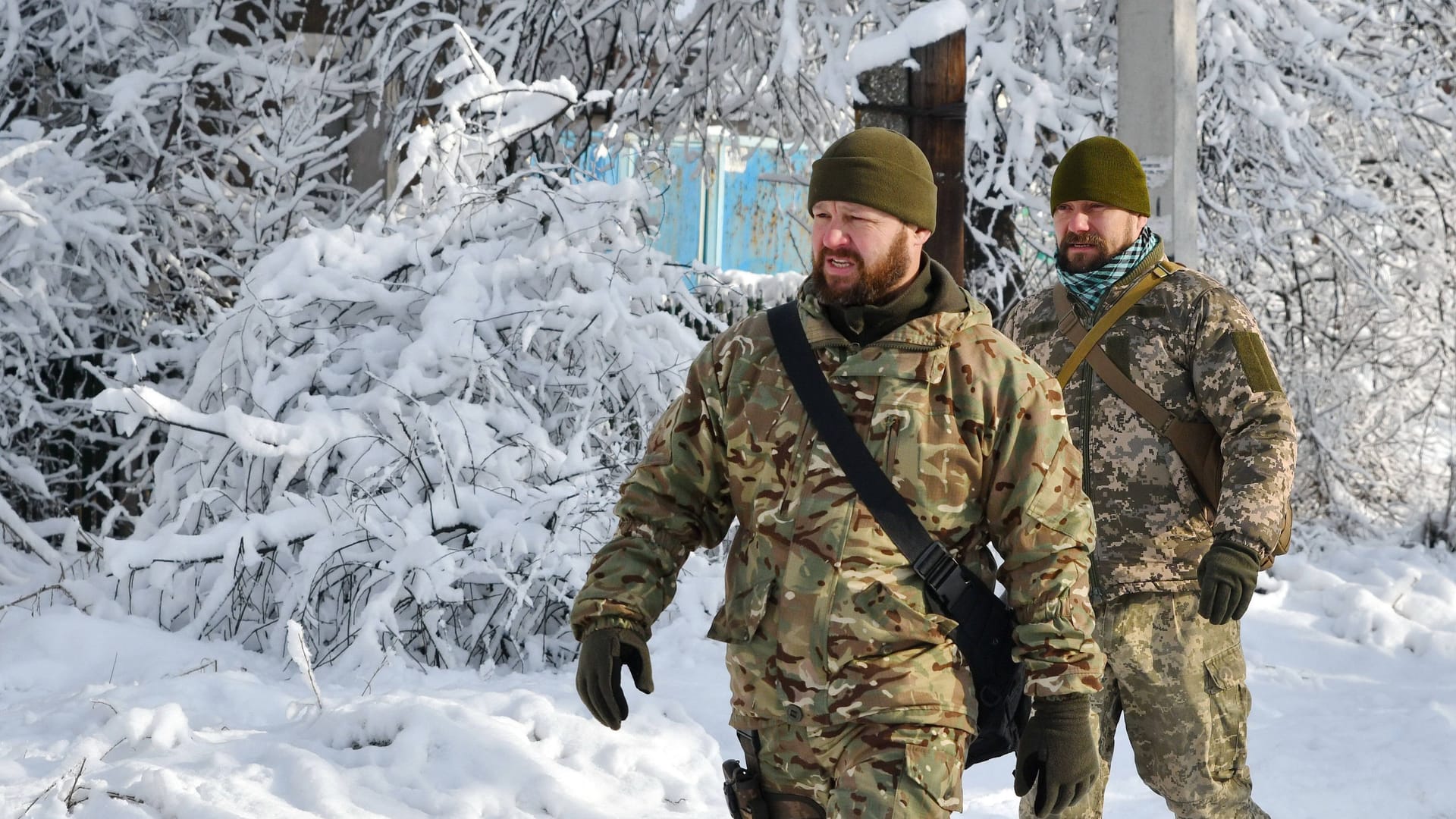 Ukrainische Soldaten im Schnee (Archivbild): In den mobilen Saunen aus Estland sollen die Einheiten neue Kraft schöpfen. Ukrainische Soldaten im Schnee (Archivbild): In den mobilen Saunen aus Estland sollen die Einheiten neue Kraft schöpfen.