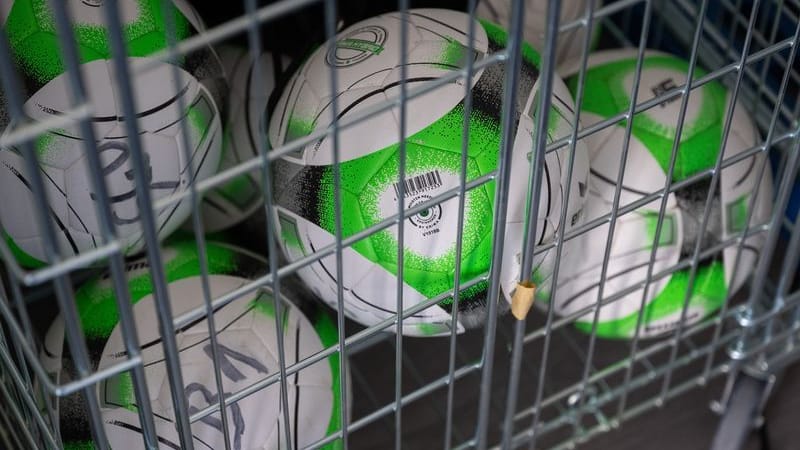 Ein Amateurfußballer verstarb im Emsland.