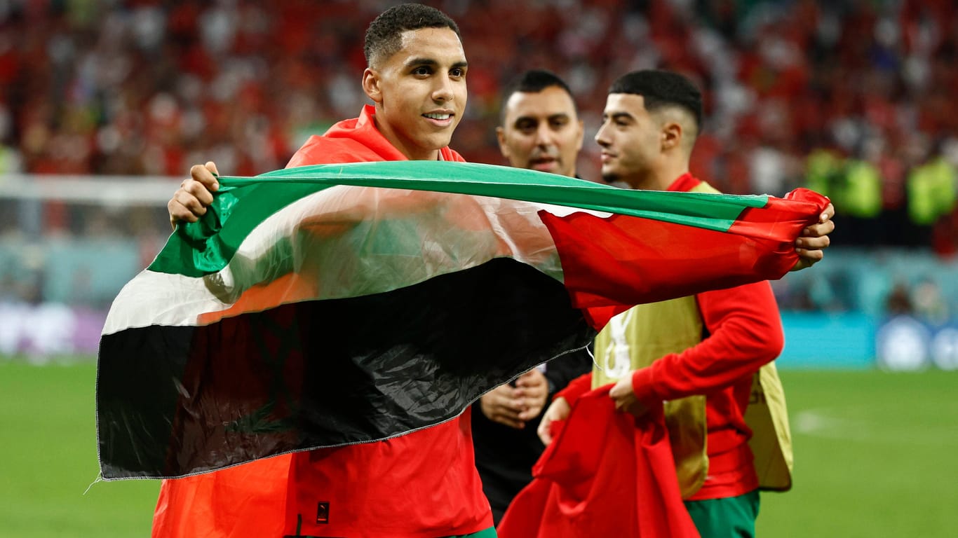 Abdelhamid Sabiri (Marokko) nach dem Sieg seines Landes über Spanien im WM-Achtelfinale.