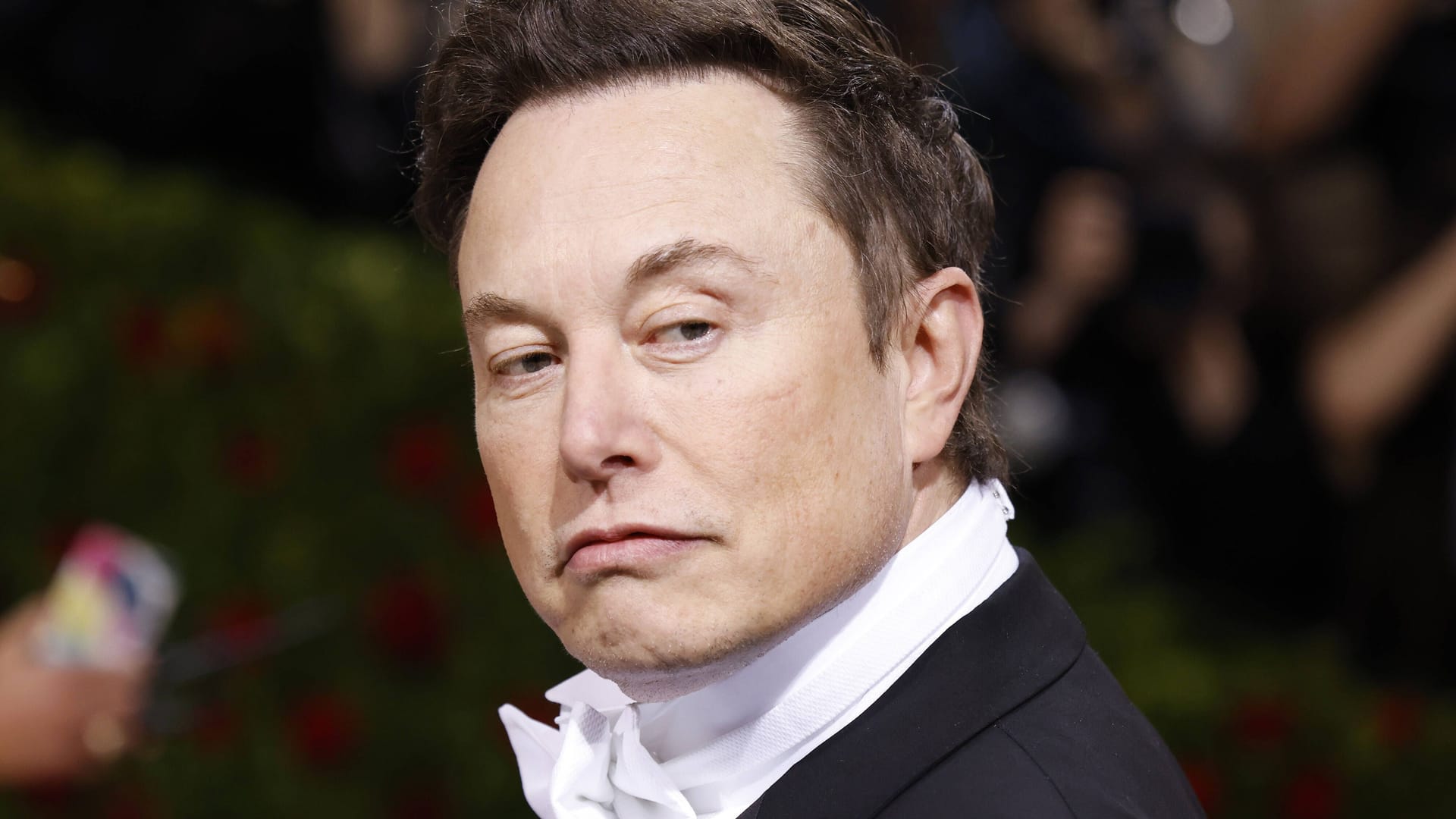 Elon Musk auf der jährlichen Gala des Metropolitan Museum of Art im Frühjahr 2022: Für den Moment ist der Tesla-Chef und Twitter-Besitzer den Rang als reichster Menschen der Welt los.