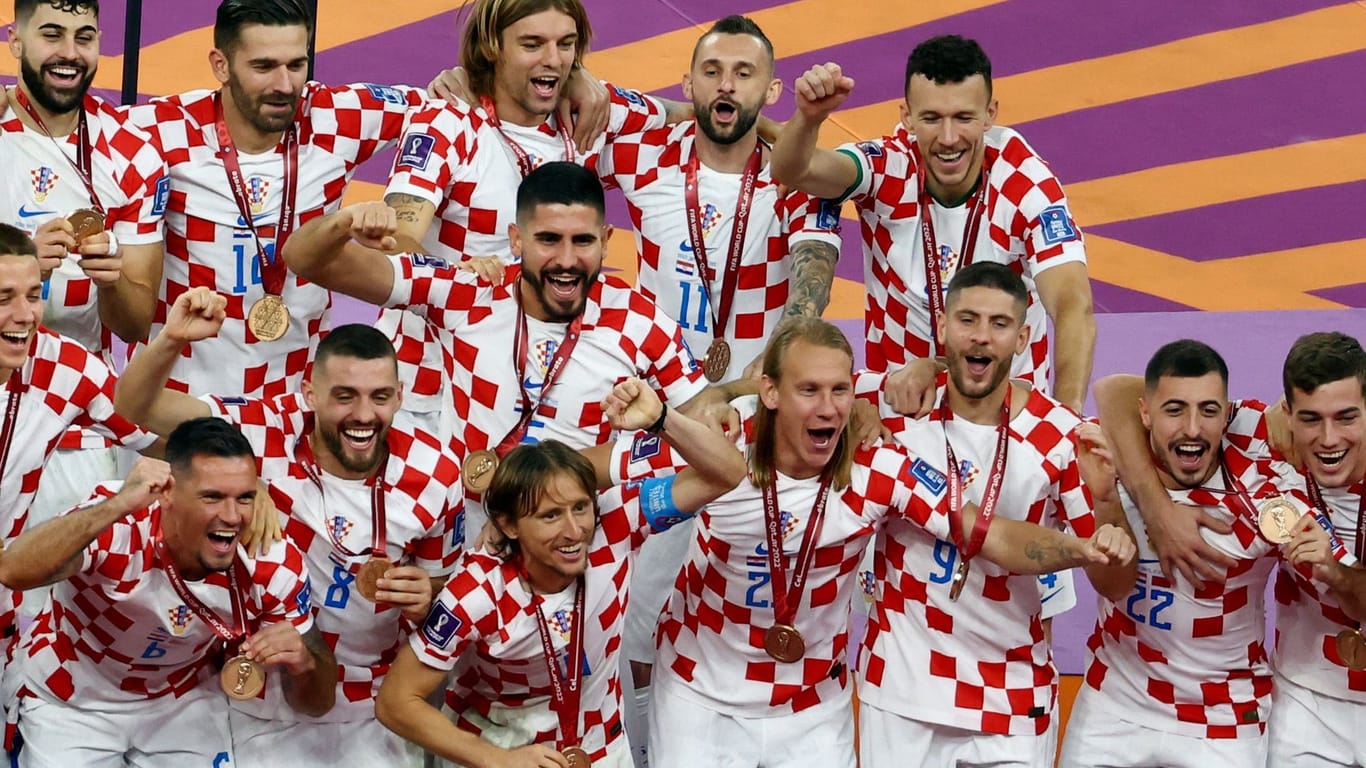Nächstes Edelmetall: Kroatiens Nationalmannschaft feiert Platz drei bei der WM 2022.