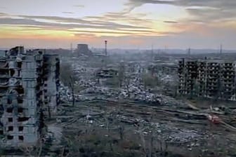 Mariupol zehn Monate nach Kriegsbeginn