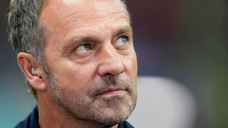 Hansi Flick beim Spiel Deutschland gegen Costa Rica: Er bleibt Fußball-Bundestrainer.