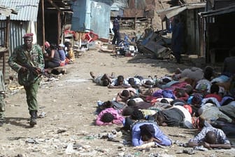 Slums von Nairobi: Im jahr 2007 ging die Polizei in den Armenvierteln gegen die Mungiki vor.