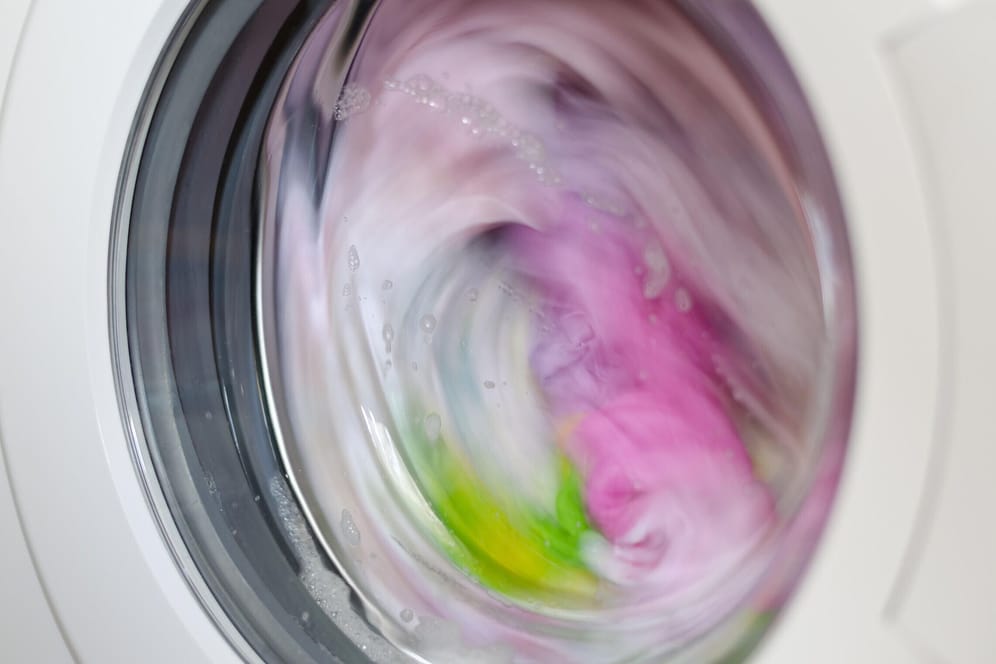 Hohe Drehzahl: Im Schleudergang können Waschmaschinen unverhältnismäßig stark rütteln.