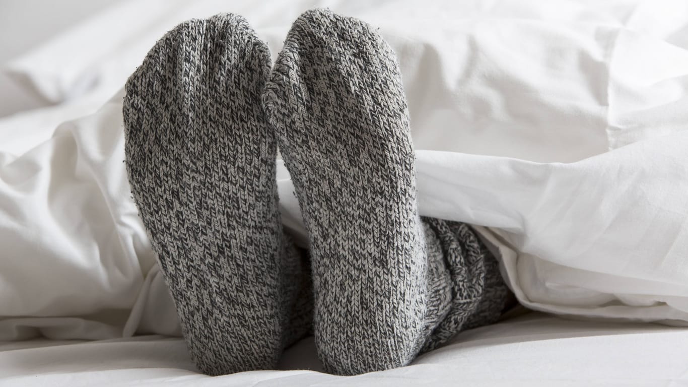 Kalte Füße: Wenn sie dauerhaft auftreten, sollte die Ursache ärztlich untersucht werden.