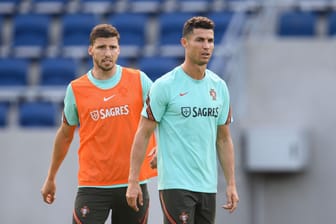 Rúben Dias und Cristiano Ronaldo