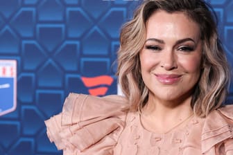 Alyssa Milano: Die Schauspielerin feiert ihren 50. Geburtstag.