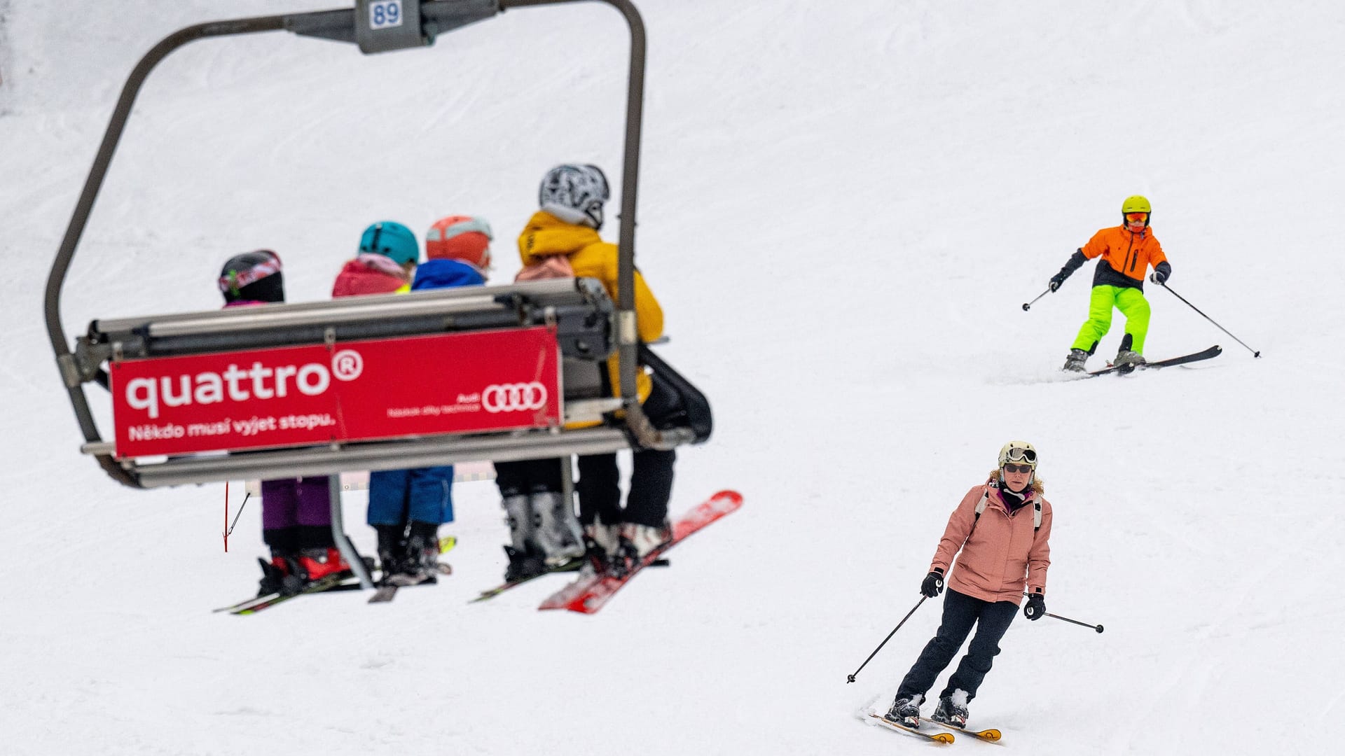 Winter 2022/23: Skifahrer im tschechische Spindlermühle.