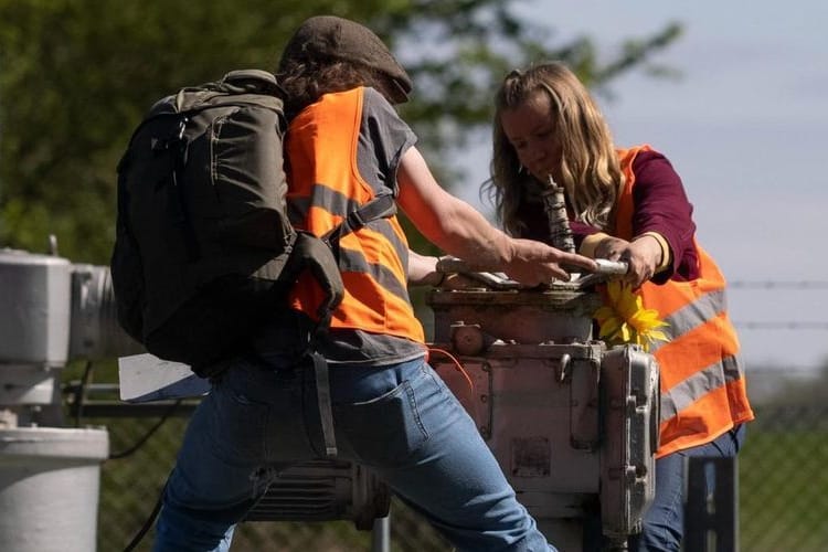 An der Öl-Pipeline bei Schwedt: Die Protestaktionen der Gruppe "Letzte Generation" dort seit April haben zu den Ermittlungen geführt.