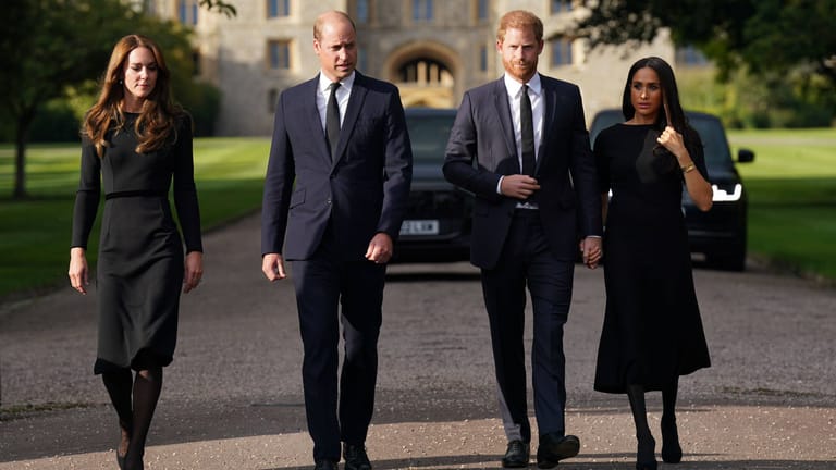Kate, William, Harry und Meghan im September 2022 nach dem Tod der Queen: Früher galten sie in der Presse als "Fab Four", heute gilt ihr Verhältnis als angespannt.