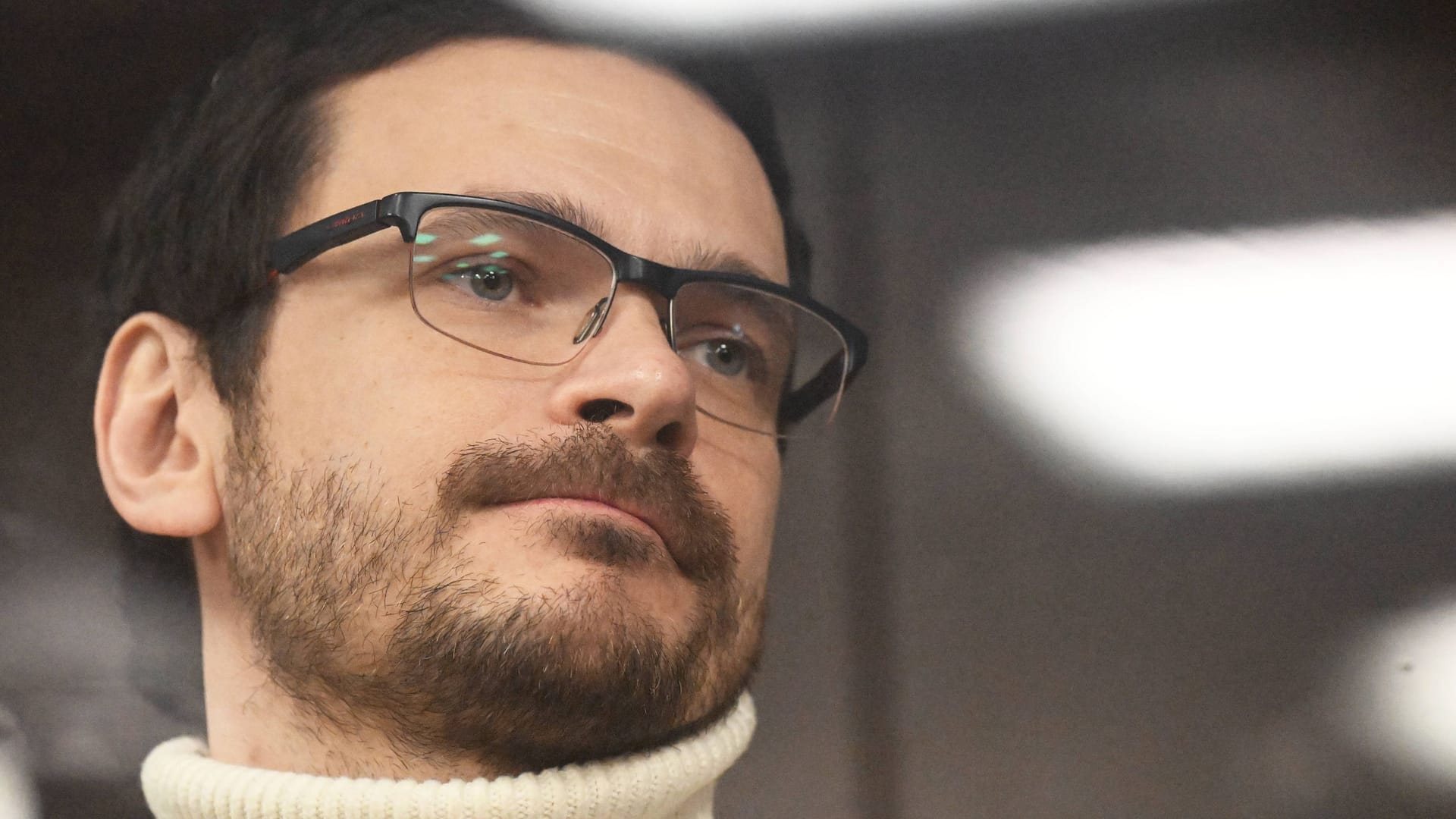 Oppositionspolitiker Ilja Jaschin im Gerichtssaal des Meshchansky Bezirksgerichts in Moskau: Auf die Verbreitung von Falschinformationen über das Militär stehen in Russland bis zu 15 Jahre Haft. Oppositionspolitiker Ilja Jaschin im Gerichtssaal des Meshchansky Bezirksgerichts in Moskau: Auf die Verbreitung von Falschinformationen über das Militär stehen in Russland bis zu 15 Jahre Haft.