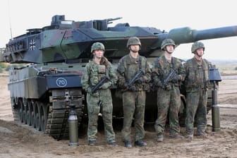 Bundeswehrsoldaten: Die Modernisierung schreitet der Wehrbeauftragten zufolge zu langsam voran.