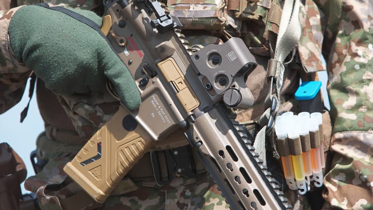 Das HK416 (Archivbild) wird das neue Sturmgewehr der Bundeswehr.