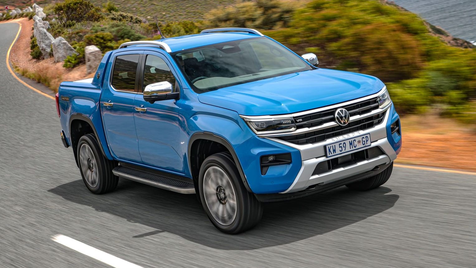 Volle Hütte: In der Vollausstattung präsentiert sich die zweite Generation des Amarok mit viel Chrom am Grill.