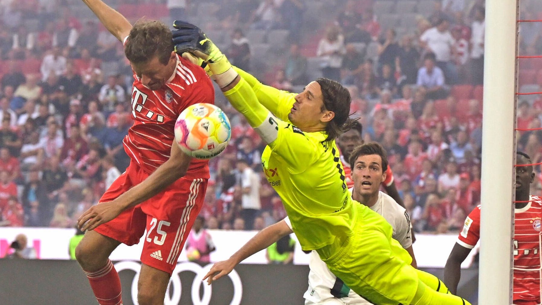 Yann Sommer: Der Torhüter von Borussia Mönchengladbach hat im Duell mit dem FC Bayern mit 19 abgewehrten Torschüssen einen Rekord aufgestellt.