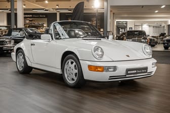 Ein Traum in Weiß im Showroom: Der ehemalige Porsche von Whitney Houston steht zum Verkauf.