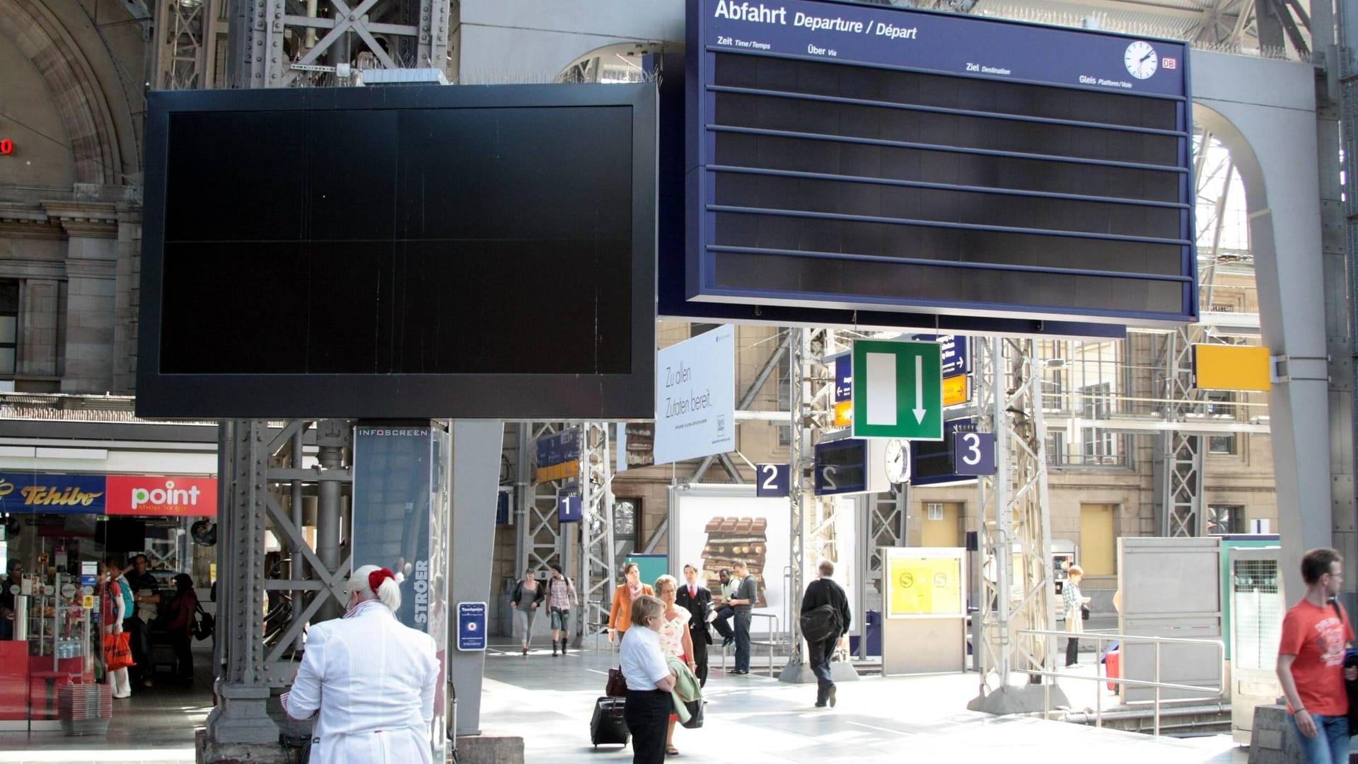 Stromausfall im Hauptbahnhof Frankfurt: Bei einem Blackout wäre auch der Verkehr beeinträchtigt.