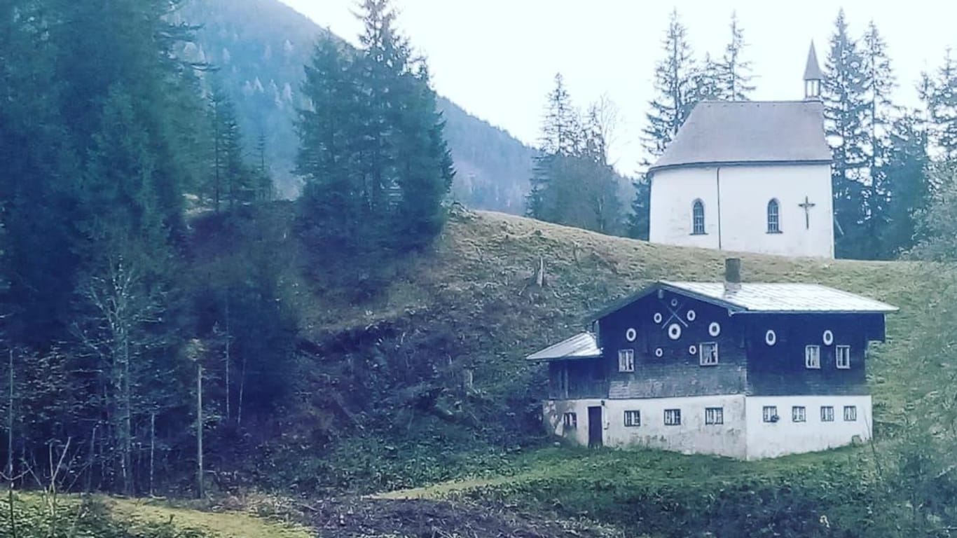Die Marienkapelle im Tal der Valepp (Archivbild): Schliersees Bürgermeister Franz Schnitzenbaumer fordert von Manuel Neuer, die Kapelle in seine Pläne einzubeziehen.